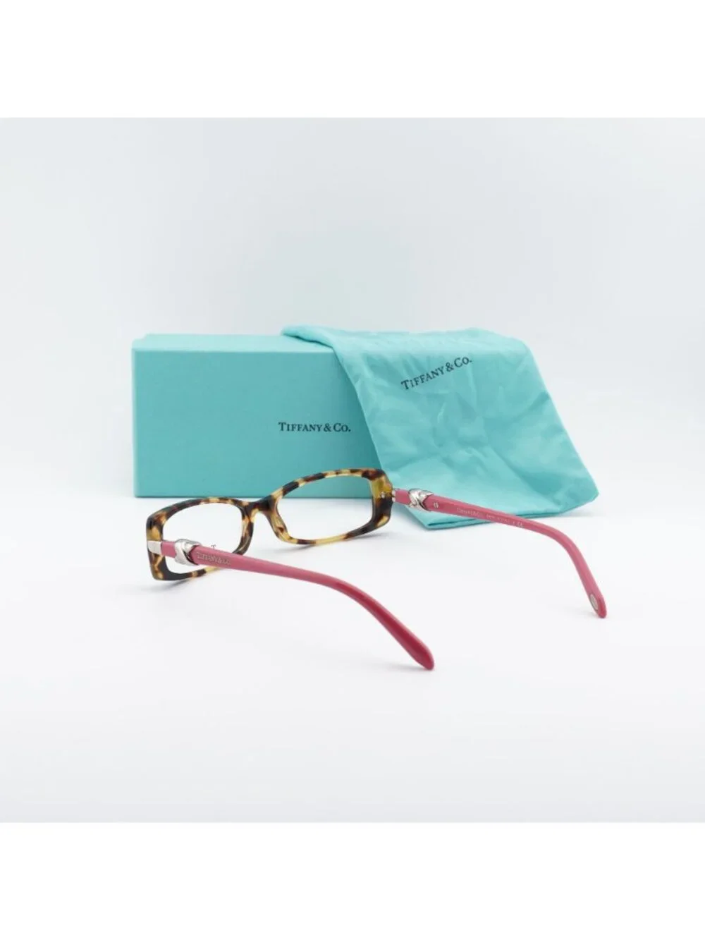 Tiffany & Co model tf2016
